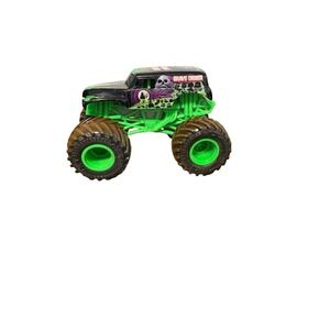 SpinMaster Monster Jam Grave Digger -BKT Dirt Wheel Playset Exclusive 1/64